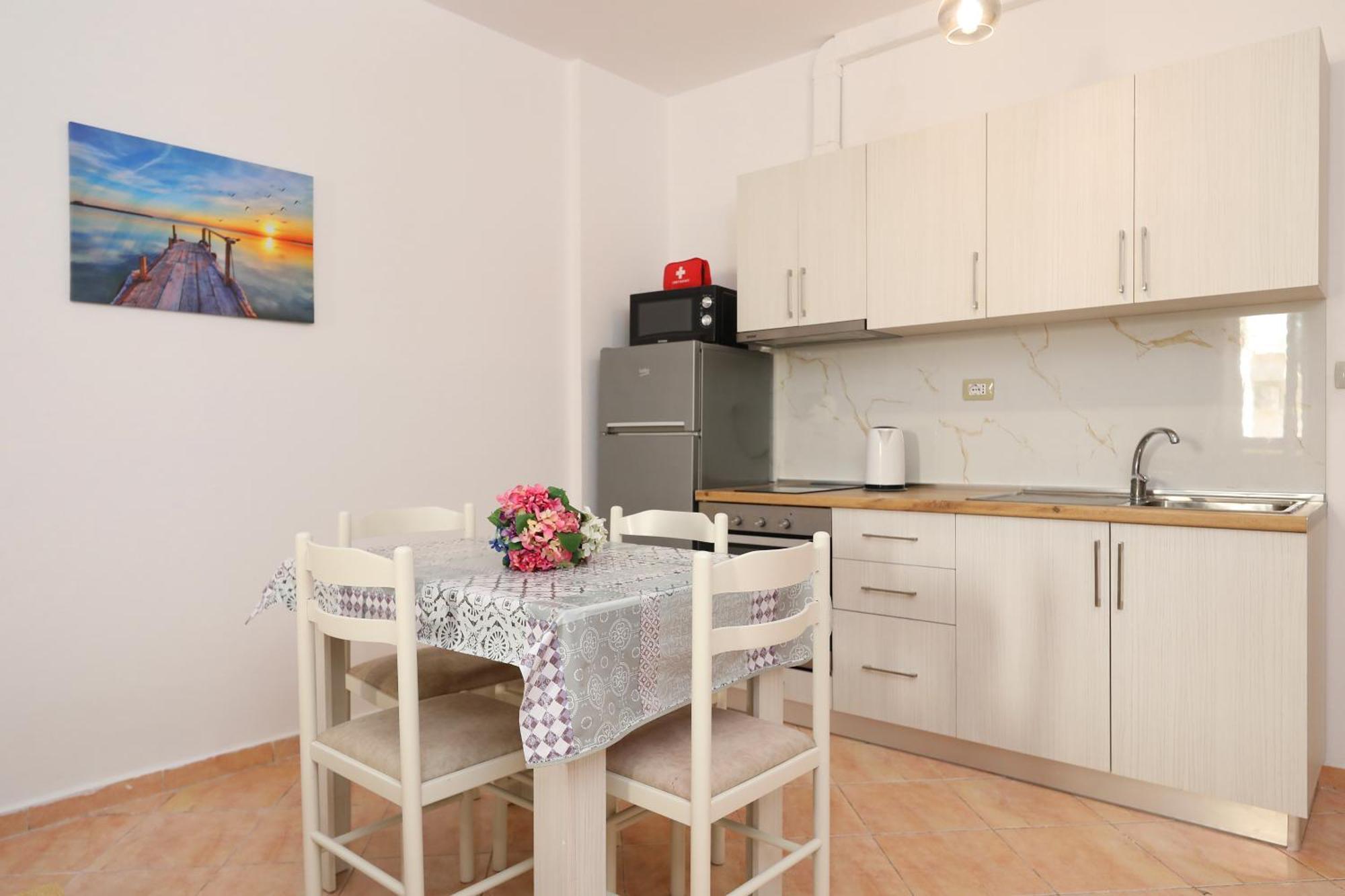 Sunny Side Apartments Vlore Exterior photo