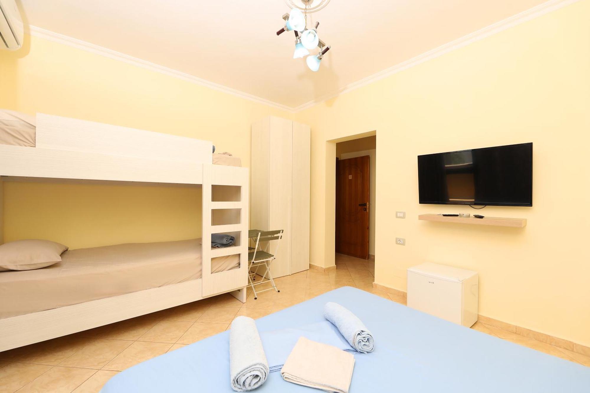 Sunny Side Apartments Vlore Exterior photo